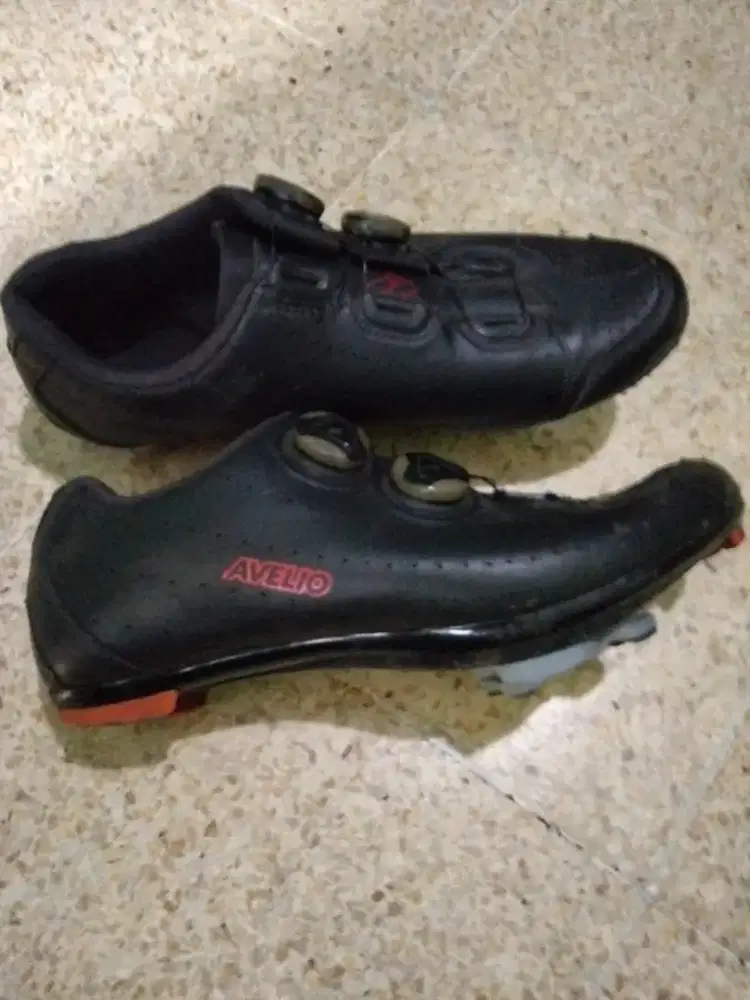 Sepatu sepeda Avelio size 42