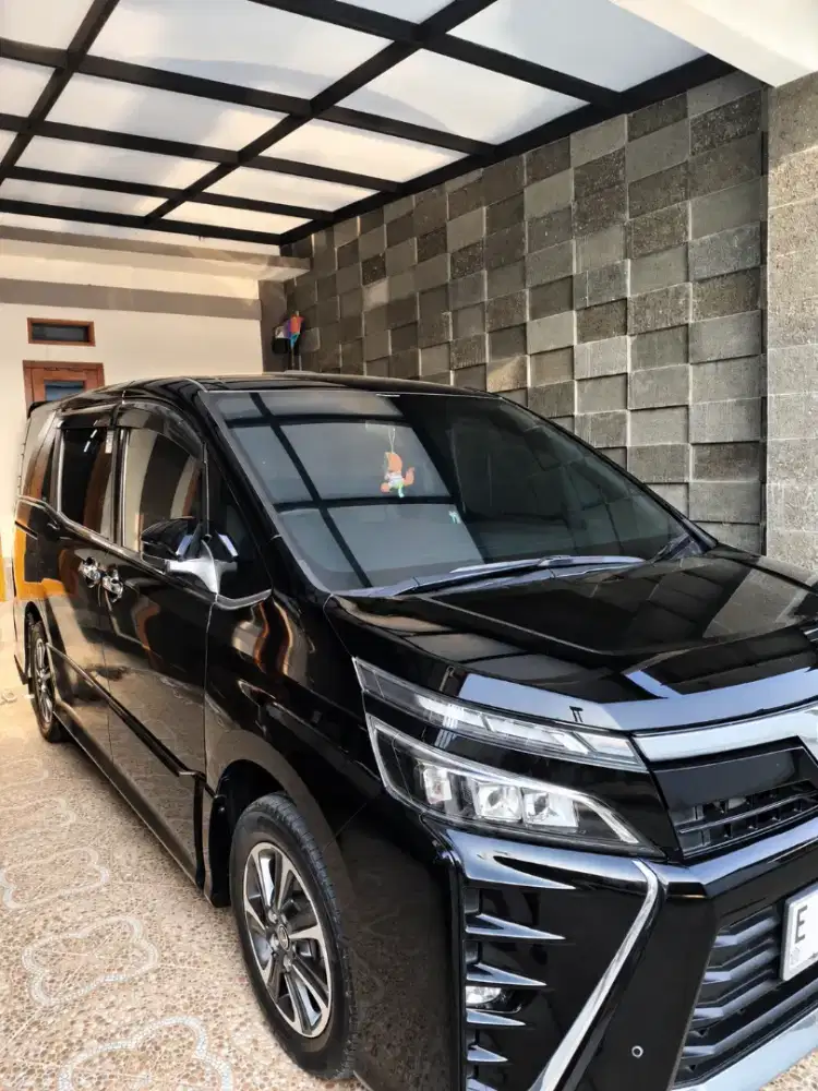Bismillah Dijual Toyota Voxy 2019 mulus