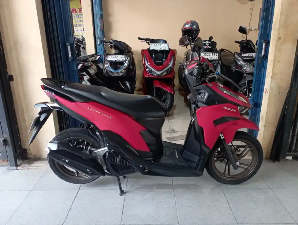 Honda Vario 125 Iss red matte keyless