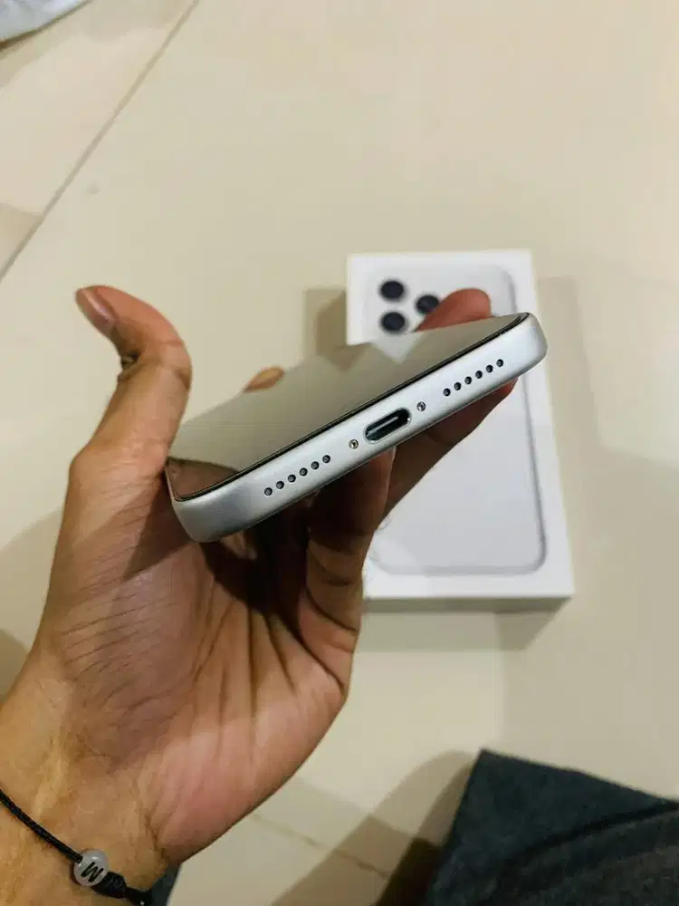 IPHONE 17 PROMAX SILVER