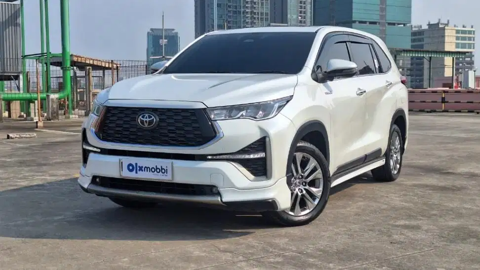 Toyota Kijang Innova 2.0 Zenix Q HV CVT TSS Modellista Hybrid-AT 2023