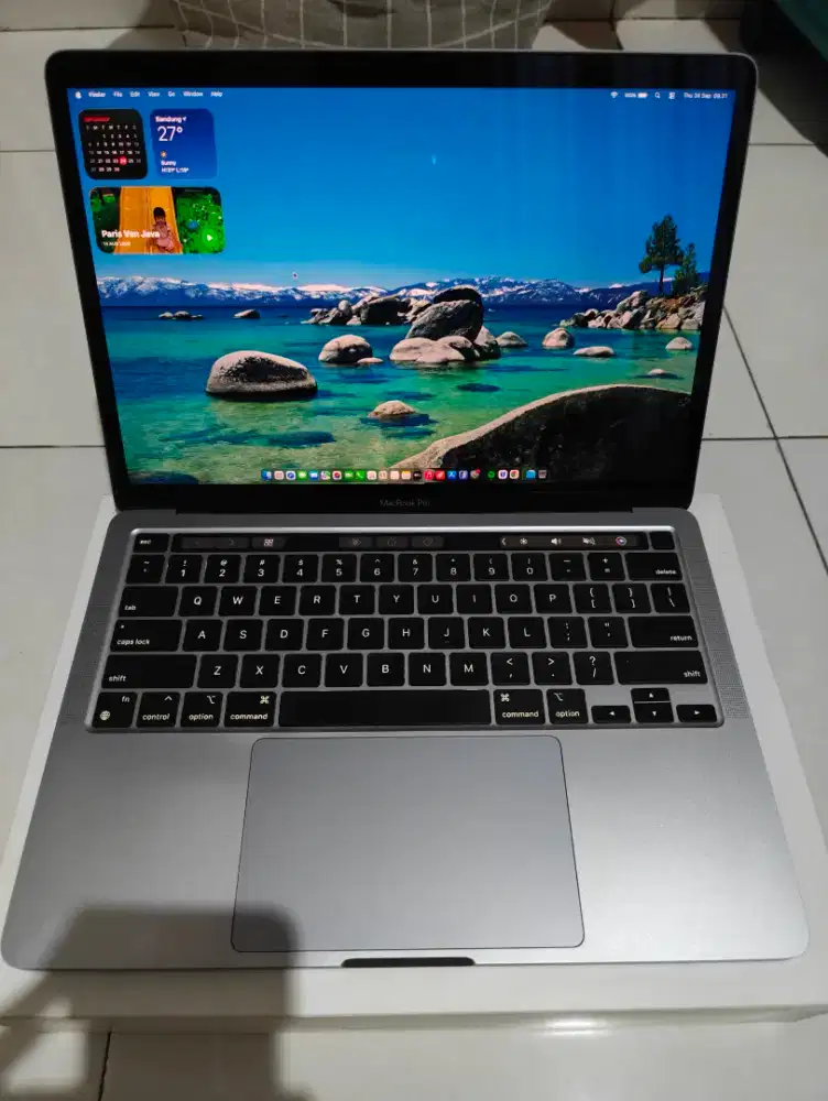 Macbook pro retina 2020 M1 chip grey 8/256gb touchbar fullset IBOX