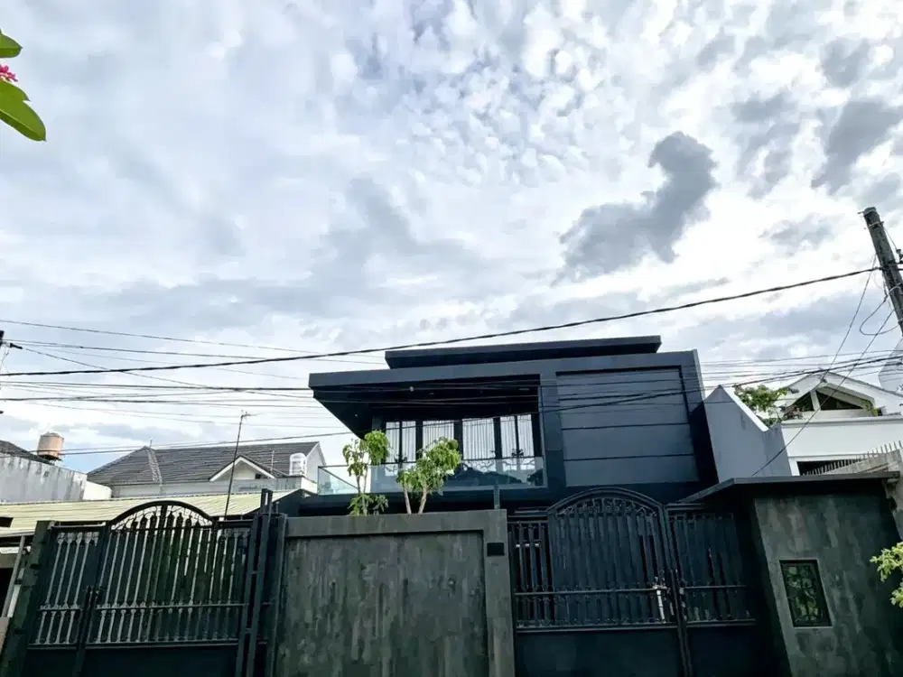 RUMAH MEWAH BARU 2025 DENGAN KOLAM RENANG DI BILLYMOON – DUREN SAWIT, JAKARTA TIMUR
