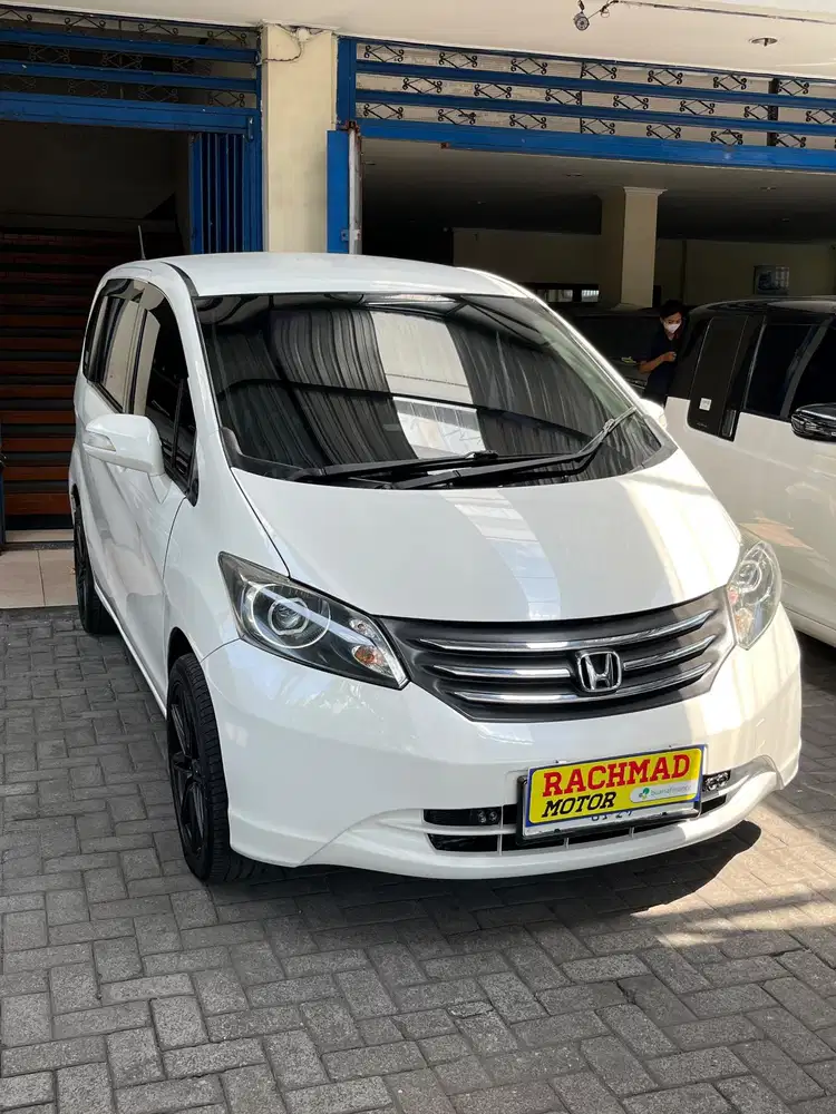 Honda Freed E 2012 putih