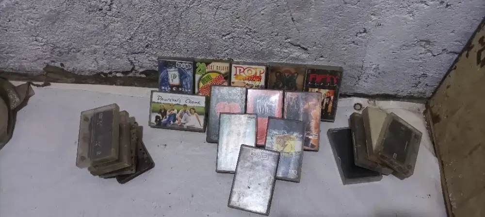 Kaset tape pita dan kaset vcd dvd