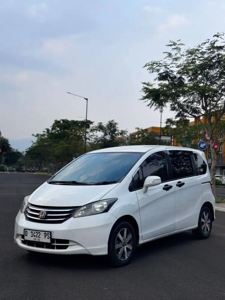 HONDA FREED E PSD 2011