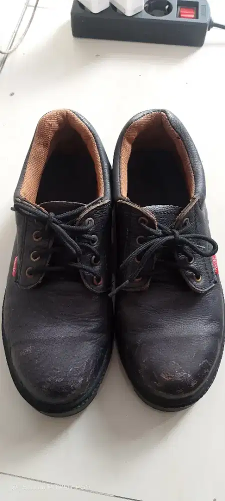 sepatu safety size 41