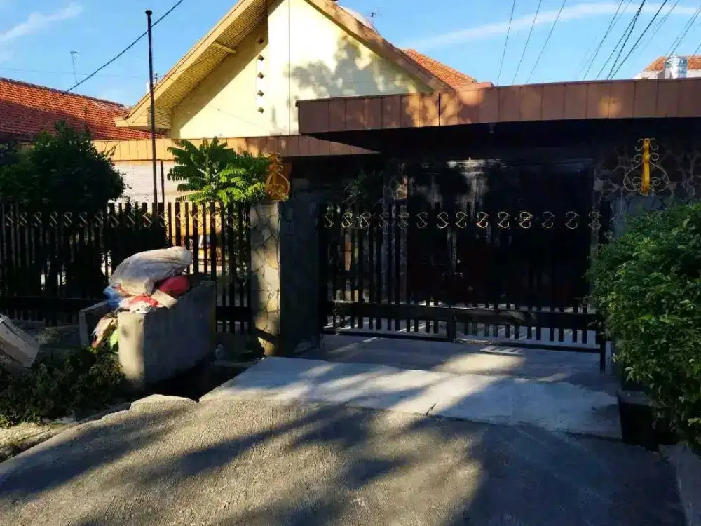 DIJUAL RUMAH RAYA NGAGEL MULYO GUBENG SURABAYA RON.A595