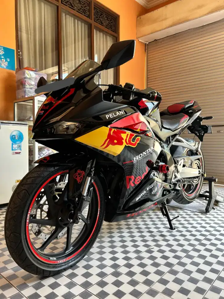 CBR 250 RR BLACK FREEDOM NON ABS 2019