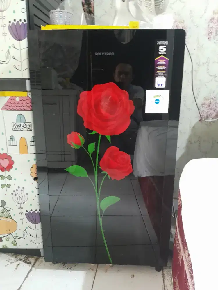 Jual Borongan/Satuan Kulkas,TV,AC,Spring Bed,Meja Makan+Kursi,Buffet