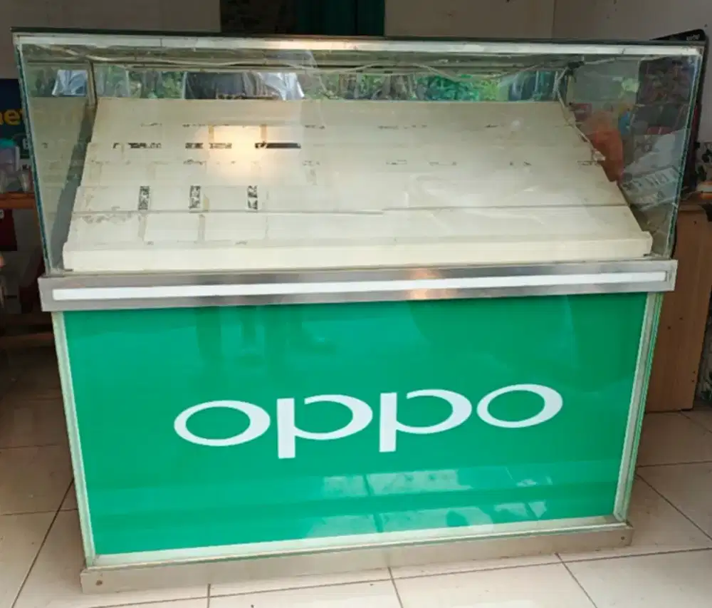 Etalase oppo 1.2 meter