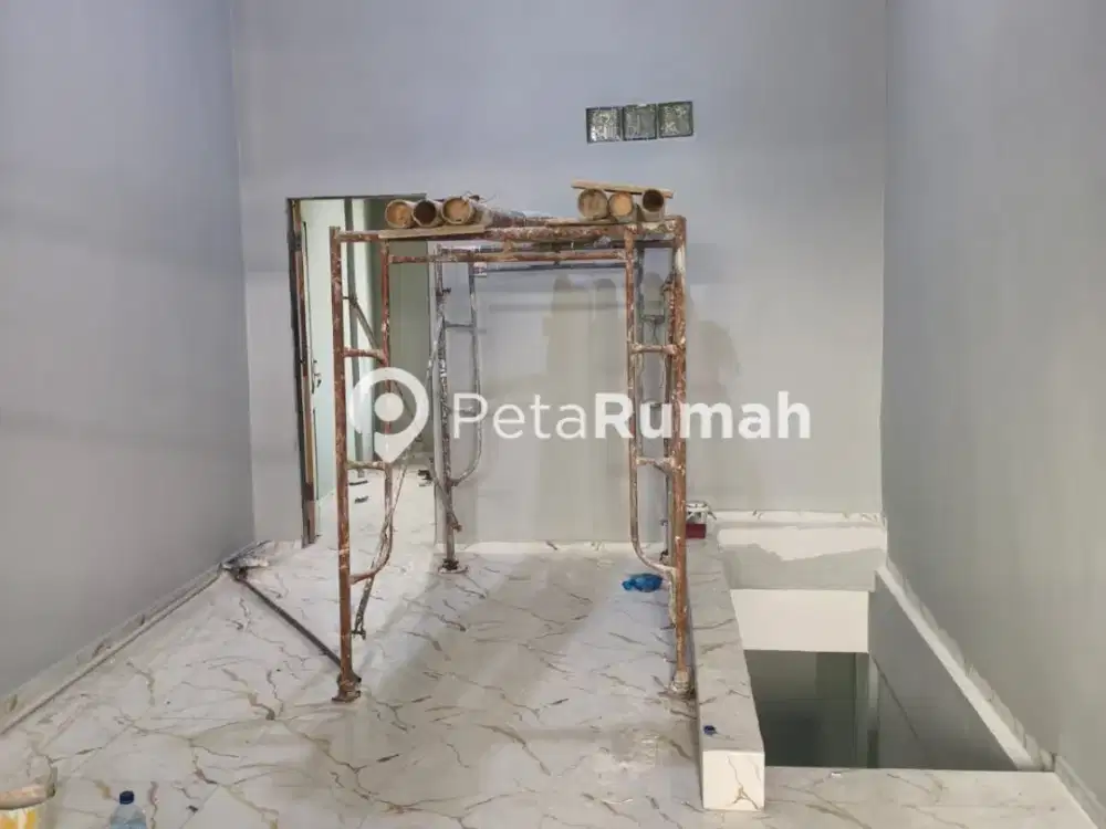 DIJUAL RUKO BARU RENOVASI JALAN GATOT SUBROTO KM 8,5 - DAERAH KAMPUNG LALANG  (HANNY)