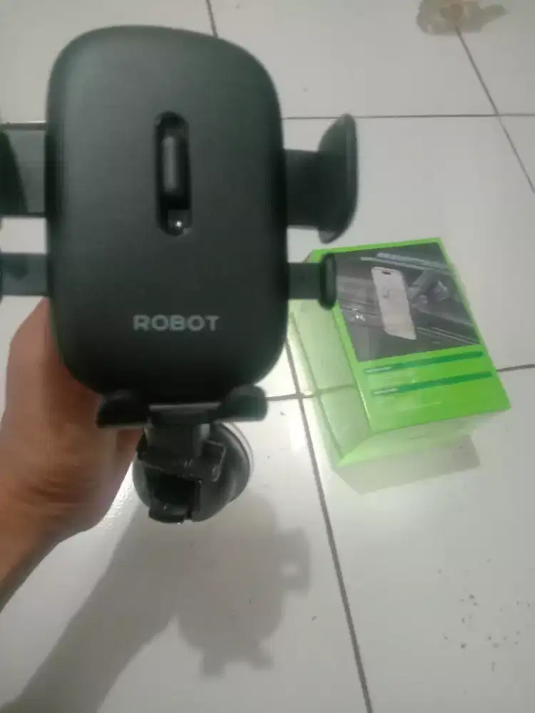 Holder hape untuk mobil