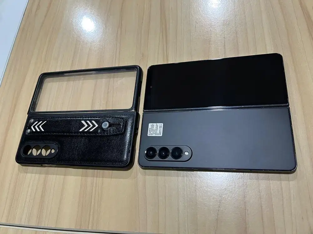 SAMSUNG Z FOLD4 12/512GB MULUS NO MINUS | FULSET | COD RSUD DEPOK