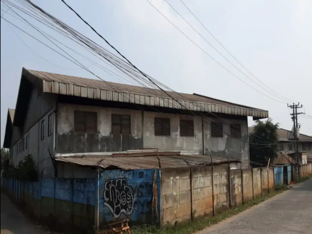 Gudang tua di lokasi strategis dekat perumahan daerah Pasir Angin Cileungsi Kab Bogor