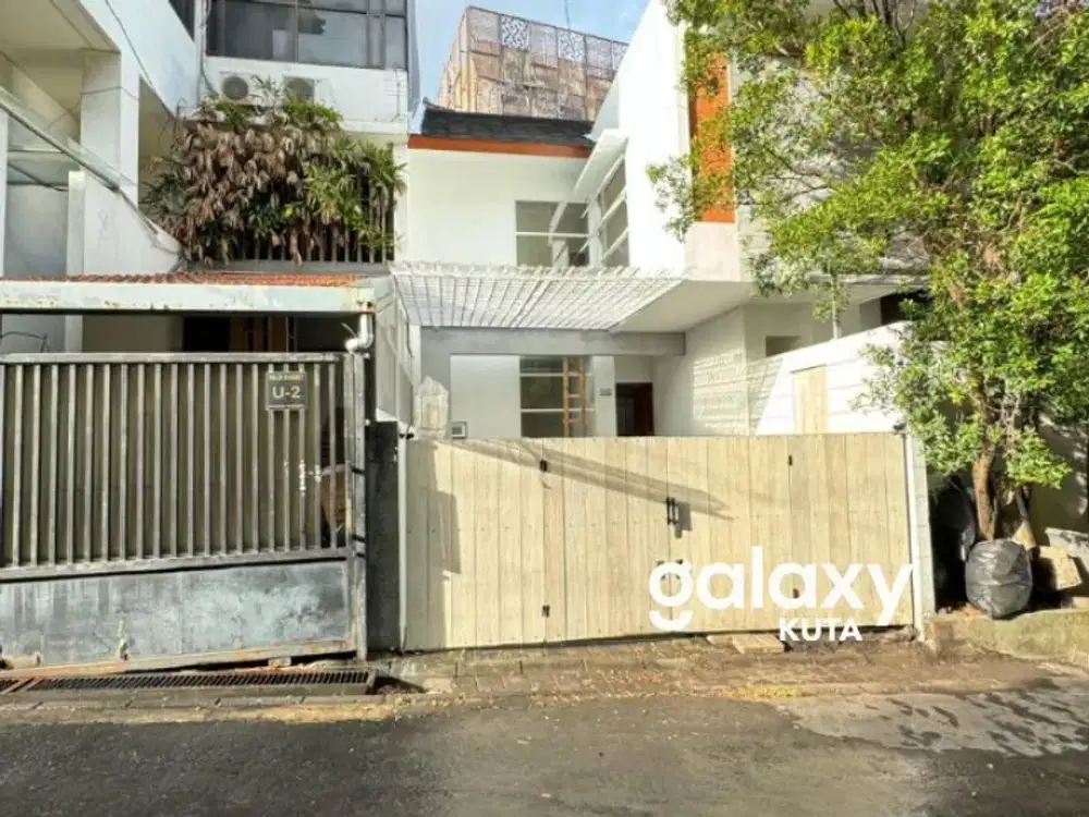 MODERN TROPICAL HOUSE IN PURA MERTASARI FOR SALE OR LEASEHOLD