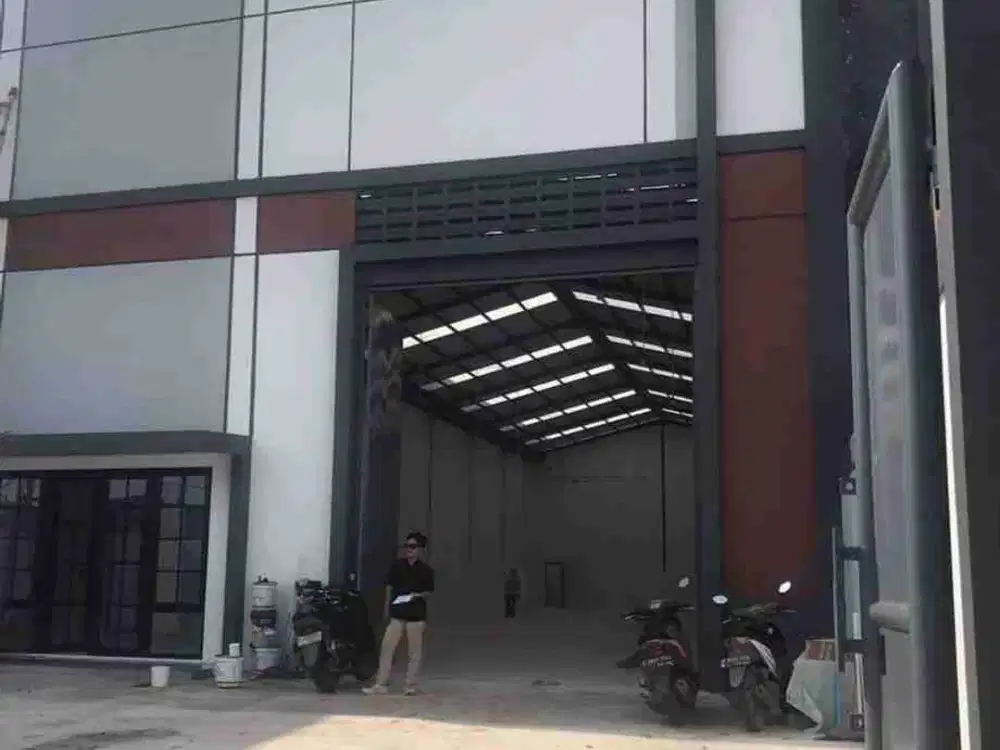 Disewakan Gudang Laksana
LT 15x62 (930m2) kawasan industri dekat bandara