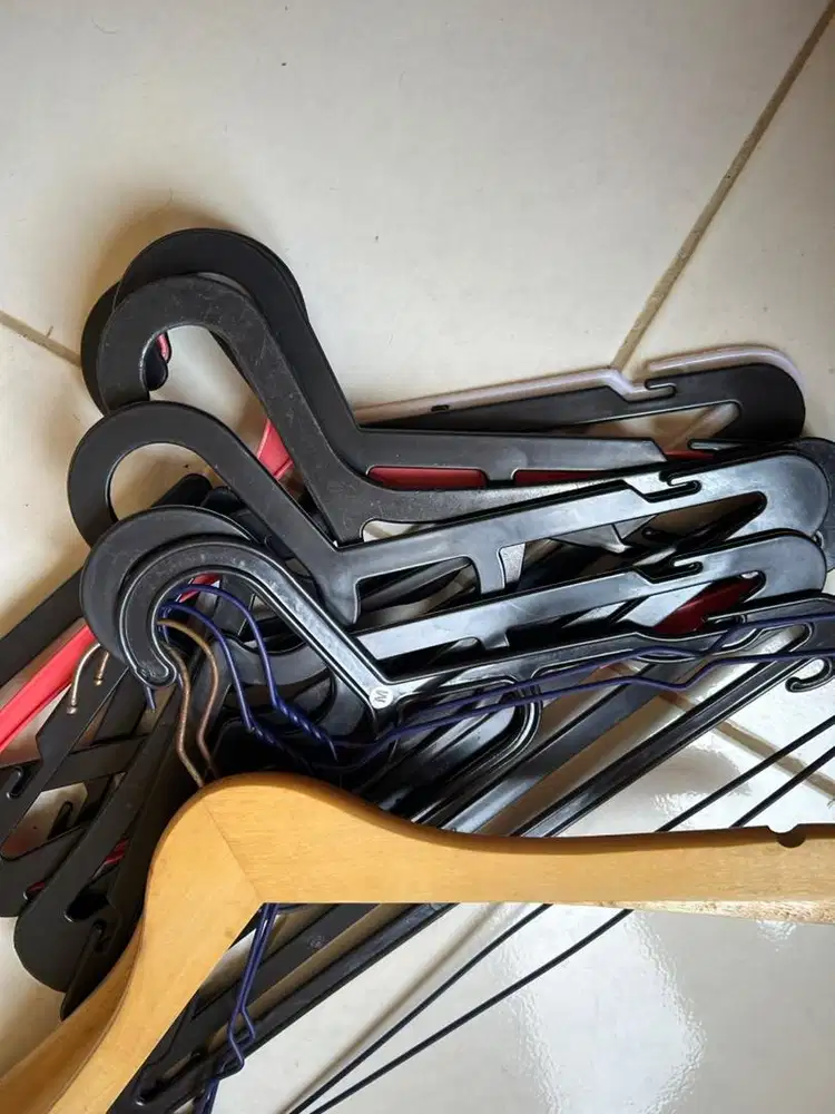Hanger baju Bekas