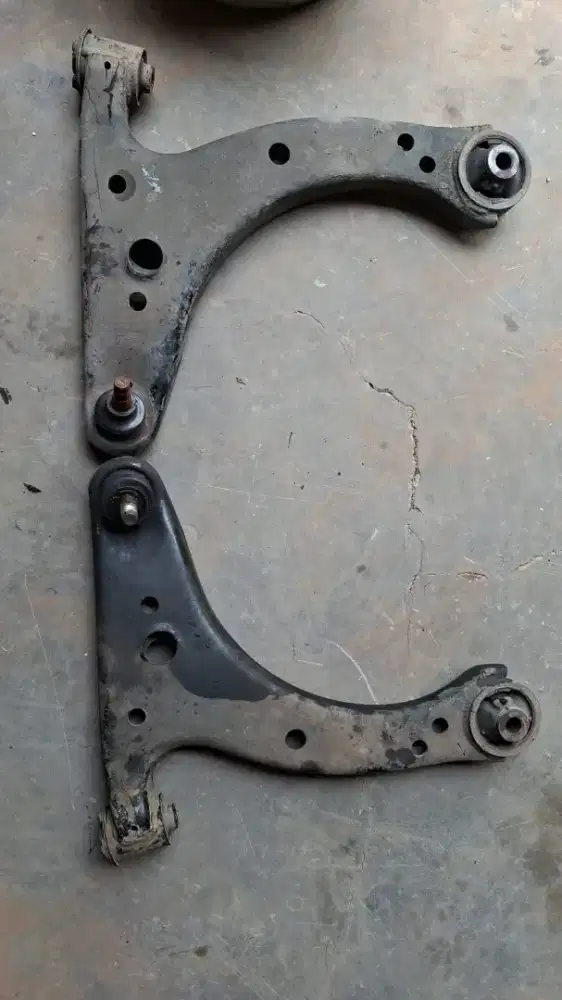 Low arm avanza old bekas