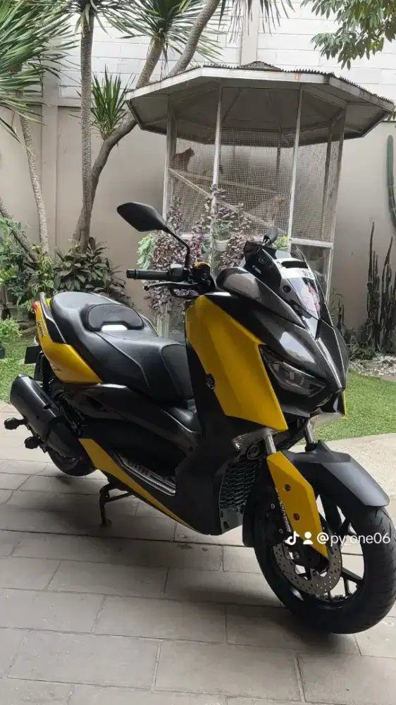 Xmax kuning 2018 mulus special edition