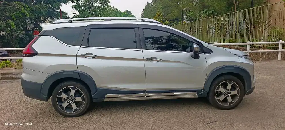 Mitsubishi Xpander Cross Ultimate 1.5 2020 AT – Siap Pakai Servis Resm