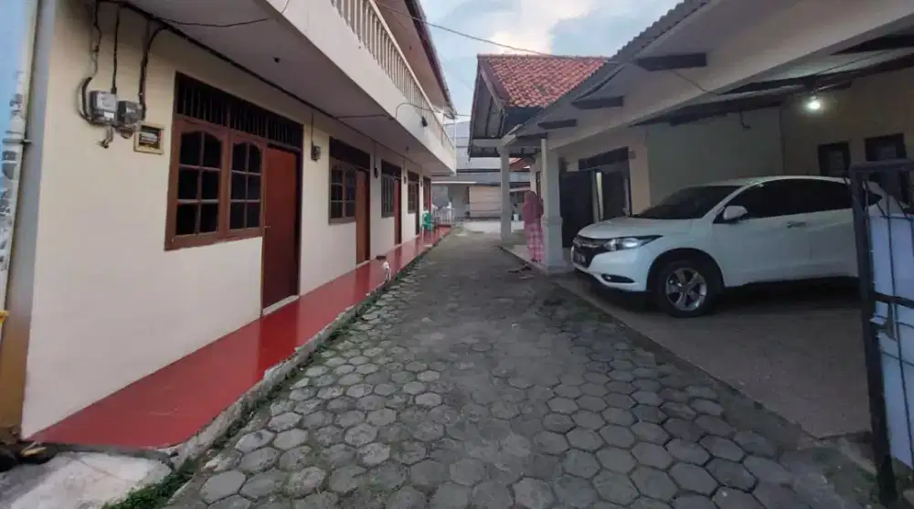 Kosan dengan lokasi stategis ada 3 akses jalan (pejaten &  psr mggu)