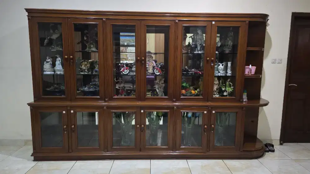 Murah murah borong 4 lemari pajangan