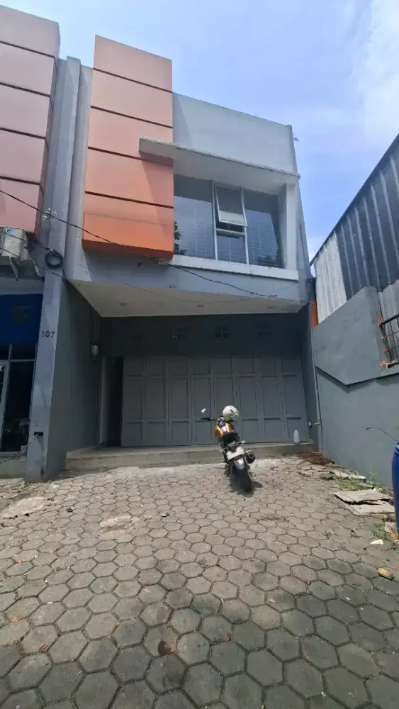 Disewakan ruko strategis 2 lantai di mainroad jln BKR Bandung