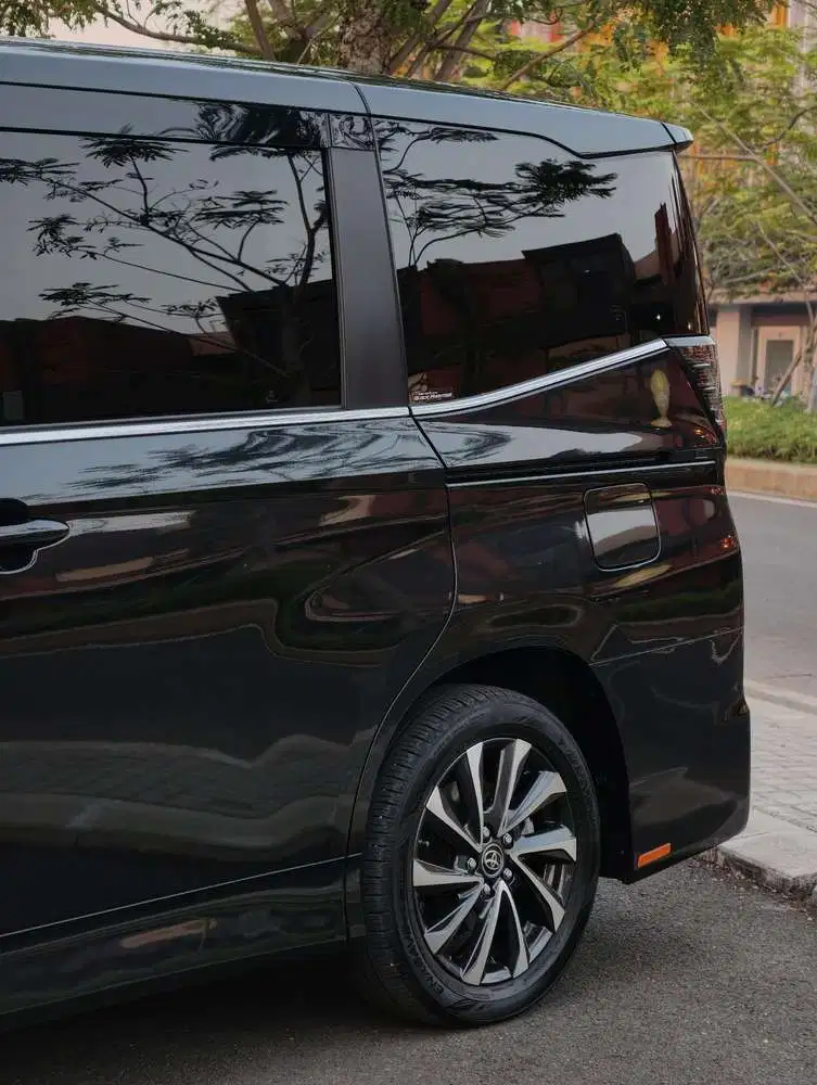 Toyota Voxy 2023 Bensin