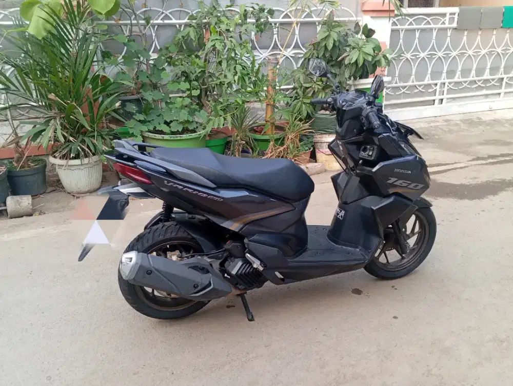 di jual cepat Honda Vario 160cc ABS Thn 2022 abu2 BU. 18,5 juta nego