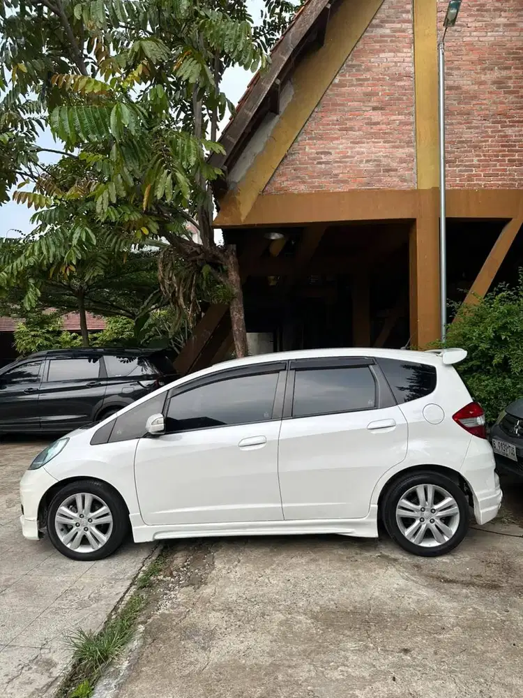 HONDA JAZZ GE 8 RS 2012