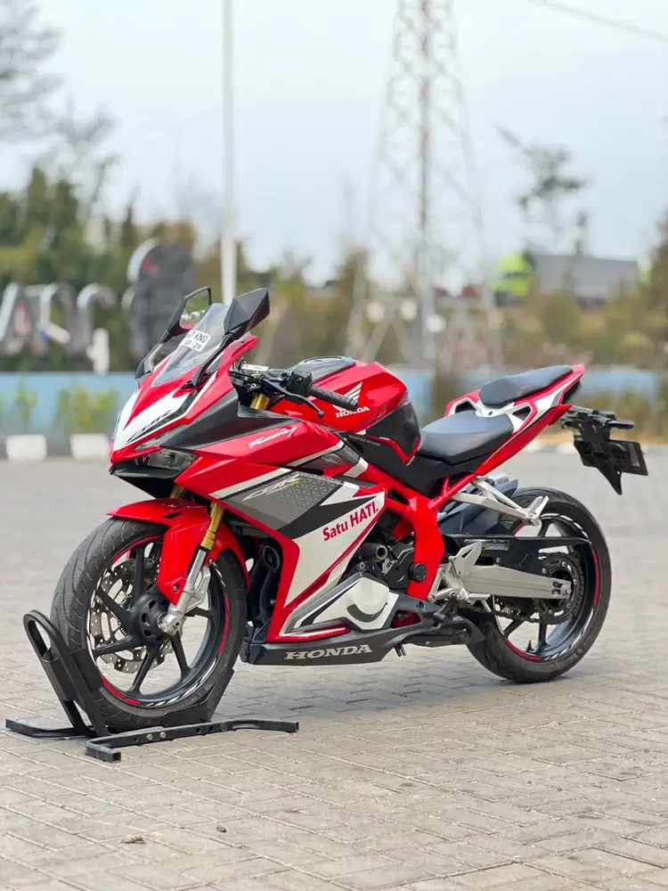 HONDA CBR 250RR OLD ABS 2017 RED RACING KM 8K PAJAK PANJANG NO MINUS
