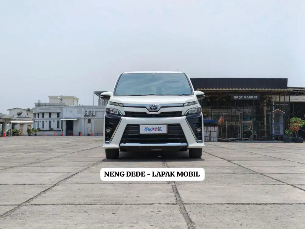 Toyota Voxy 2.0 AT 2021