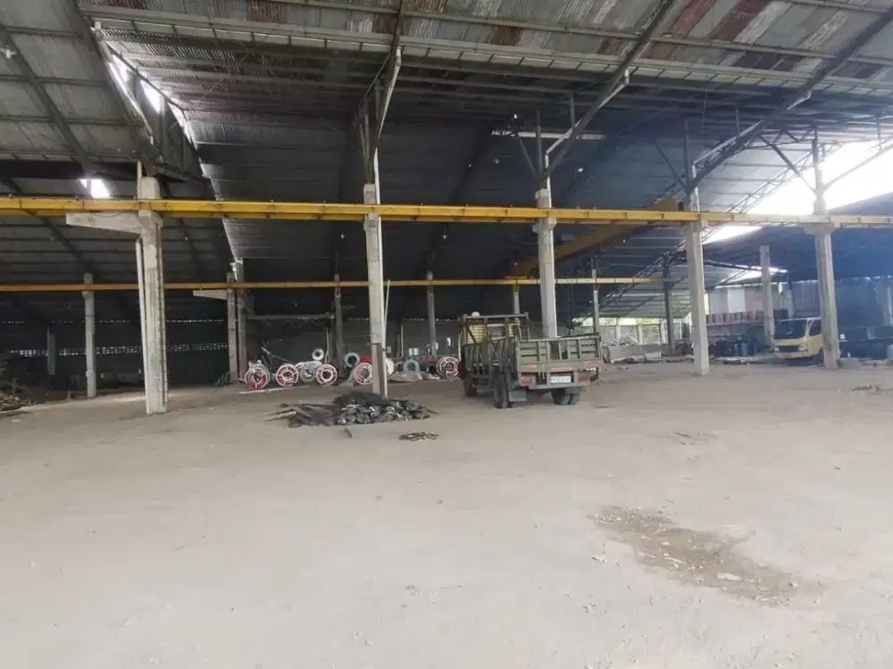 Gudang 3704 Meter Persegi Lokasi Strategis Jalan Ringroad Barat