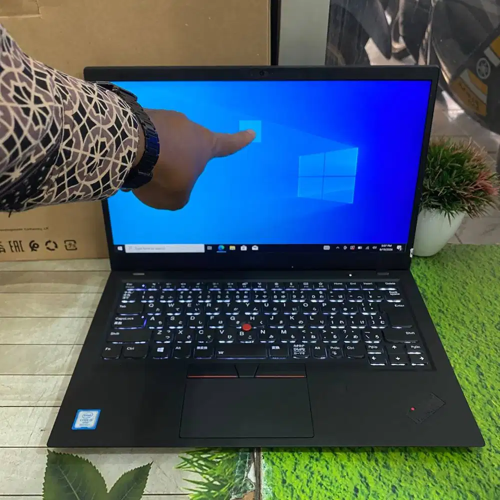 Lenovo Thinkpad X1 Carbon i5-8350U 8GB 256GB 14Touchscreen Windows 11