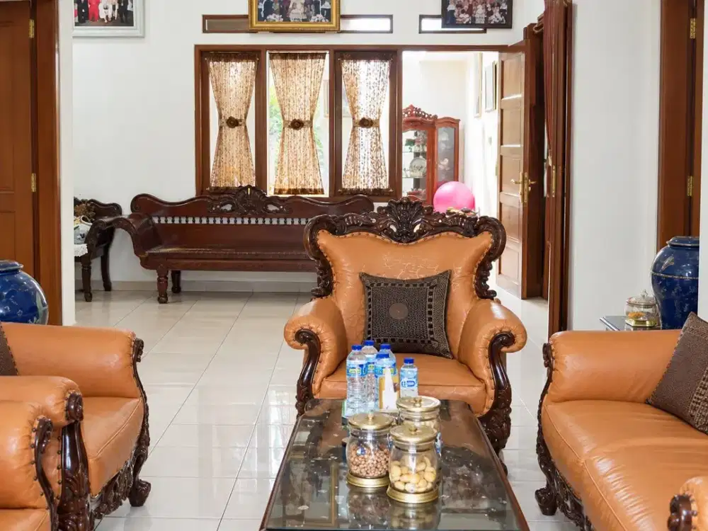 Rumah Tinggal Murah Nyaman 2 Lantai bagus di Pinus Regency