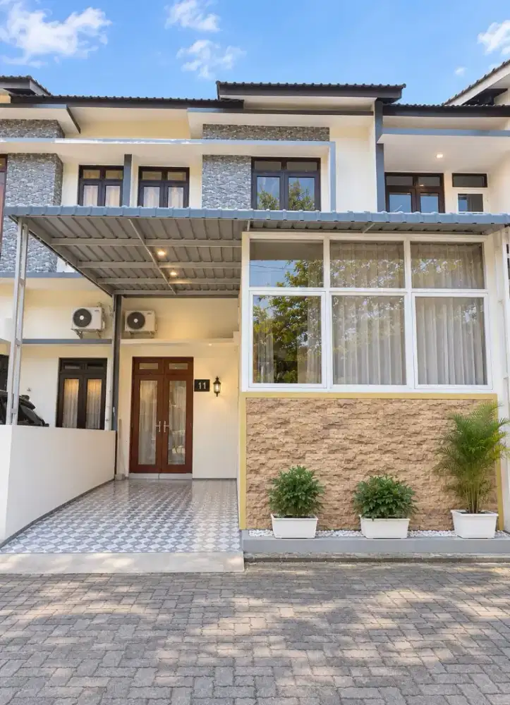 Dijual Rumah 2 Lantai Strategis