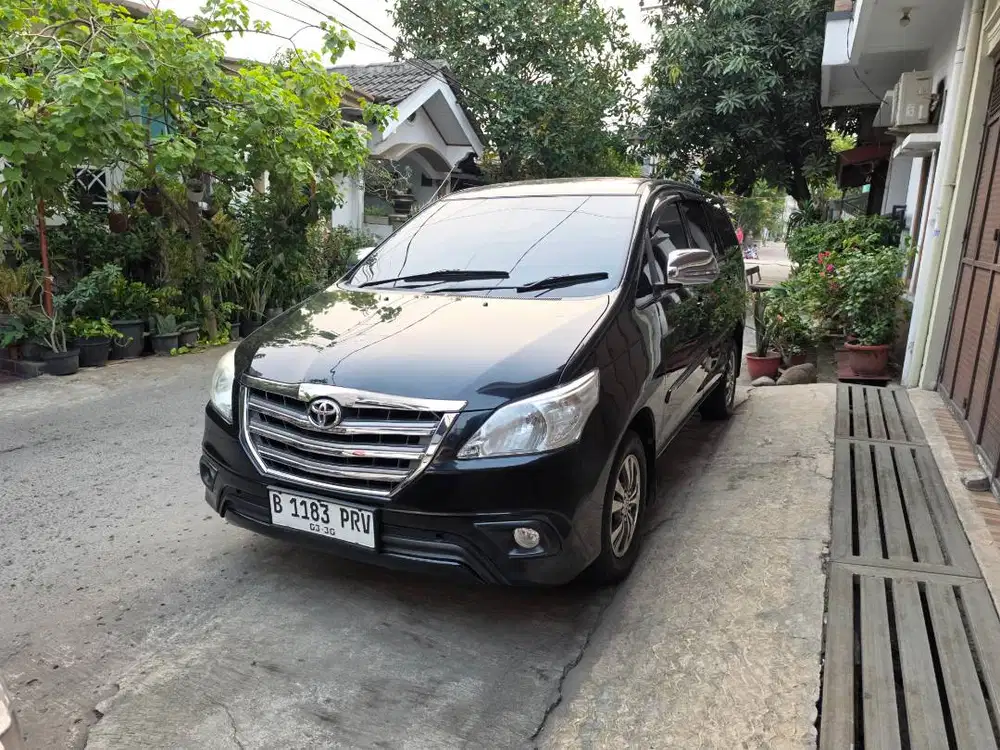 Toyota Kijang Innova Inova G AT Matic Tahun 2015 Hitam , 2014