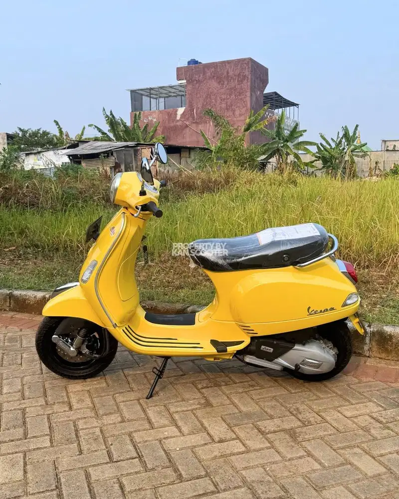JUAL MURAH VESPA LX 125 iGET 2017 MULUS