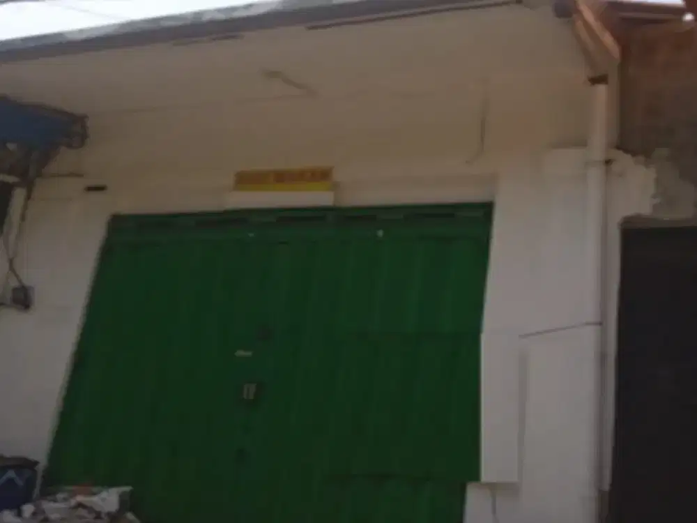 ruko disewakan peneleh surabaya