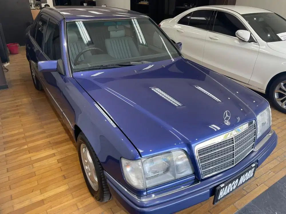 Mercedes Benz E220 MT 1995