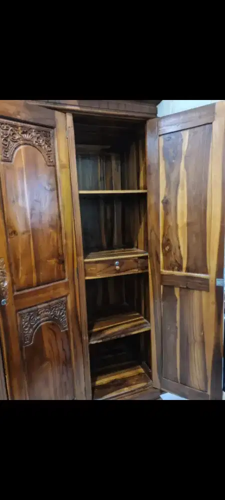 jual cepat lemari pakaian jati Jepara asli 3 pintu