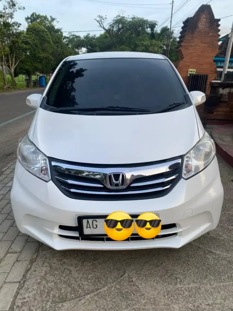 Honda freed E PSD 2012 bln 12 putih