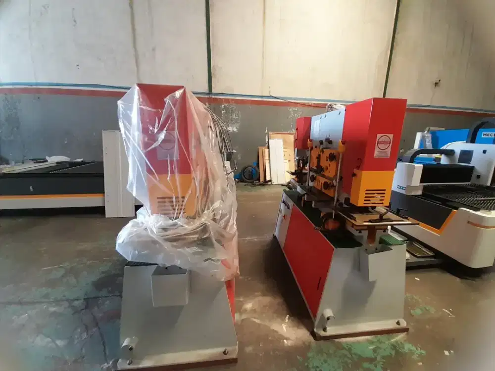 Ready Stock! Ironworker Machine