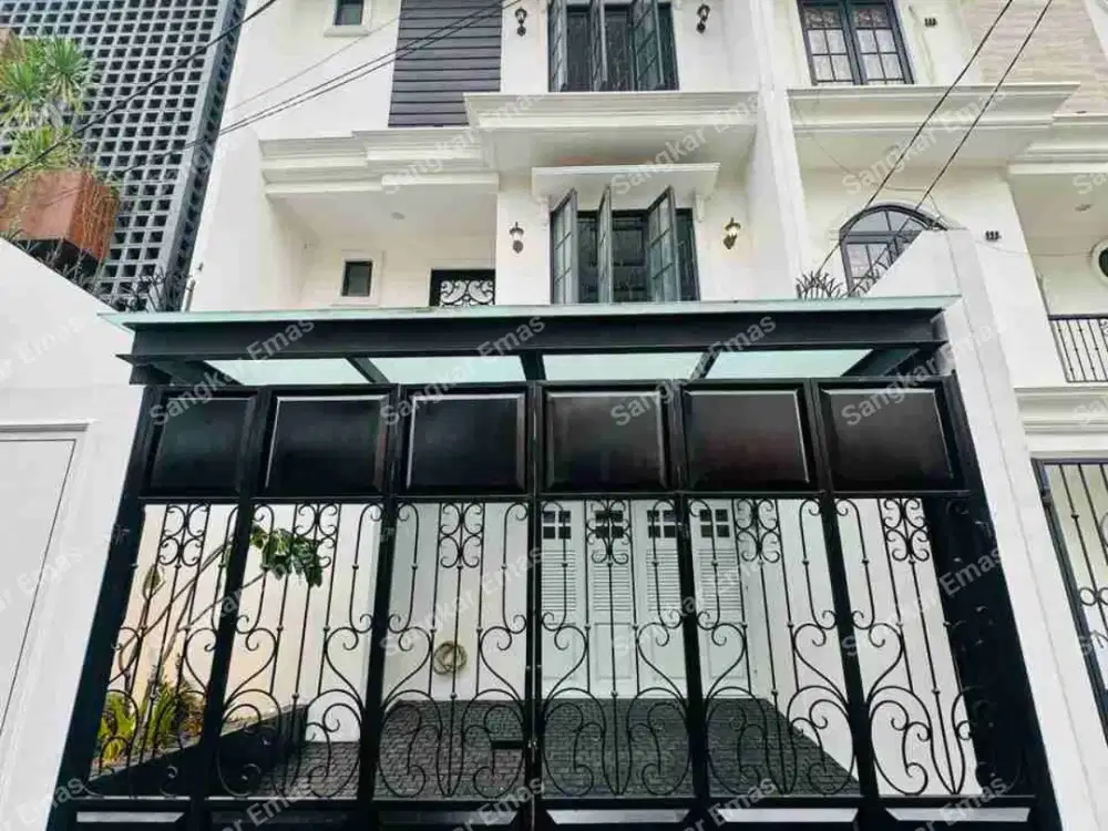 Dijual Murah Rumah Lelang 3 Lantai di Tebet Barat Dalam