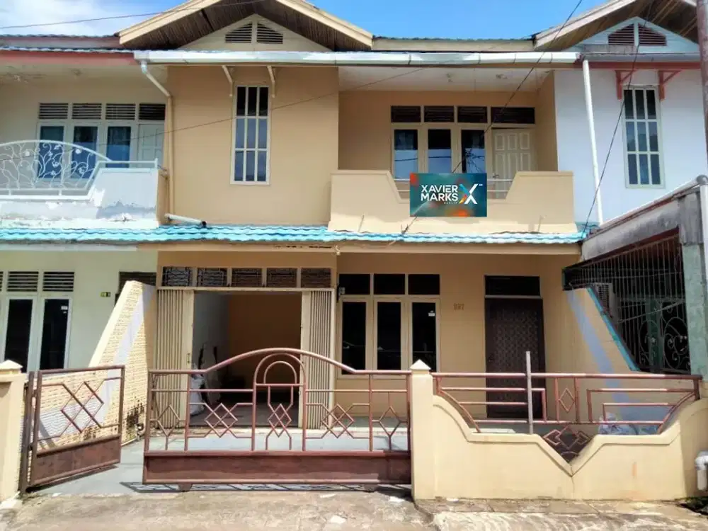 Rumah 2 Lantai Belakang KFC Anti Kelaparan