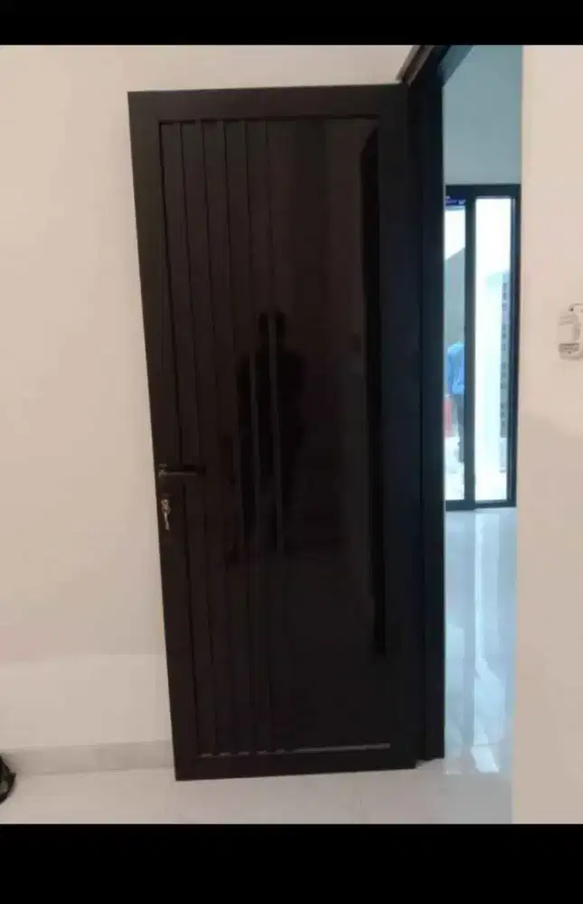 Kusen pintu dan jendela alumunium