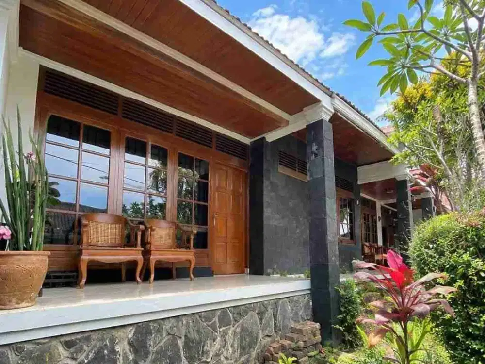 Rumah Terawat siap huni di CIGADUNG BANDUNG UTARA