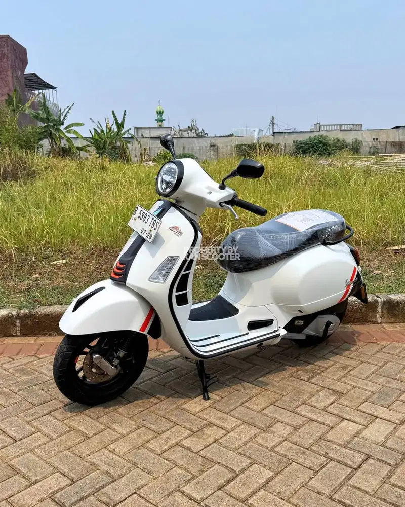 JUAL MURAH VESPA GTS S iGET ABS 4V FACELIFT “KEYLESS” 2023 MULUS