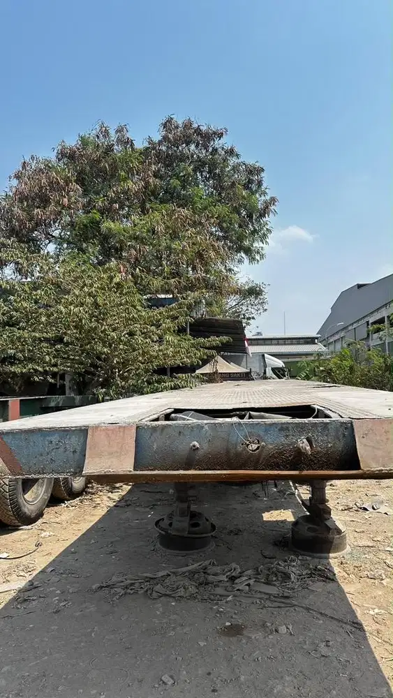 Buntut trailer 40 feet flatbed 3axle kotak